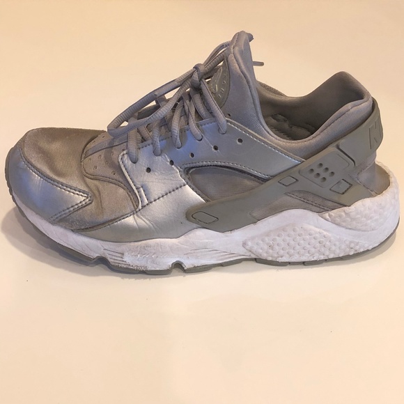 Silver Huarache Sneakers - Picture 3 of 8